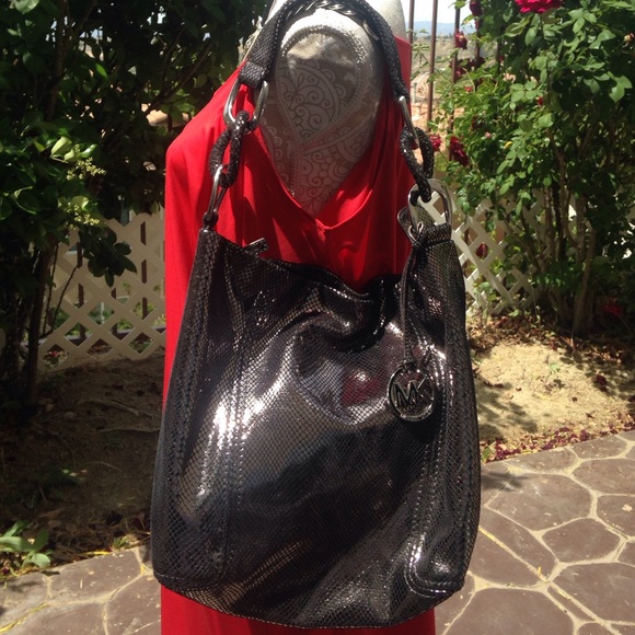 Authentic MK silver hobo purse. Used twice - Picture 3 of 4