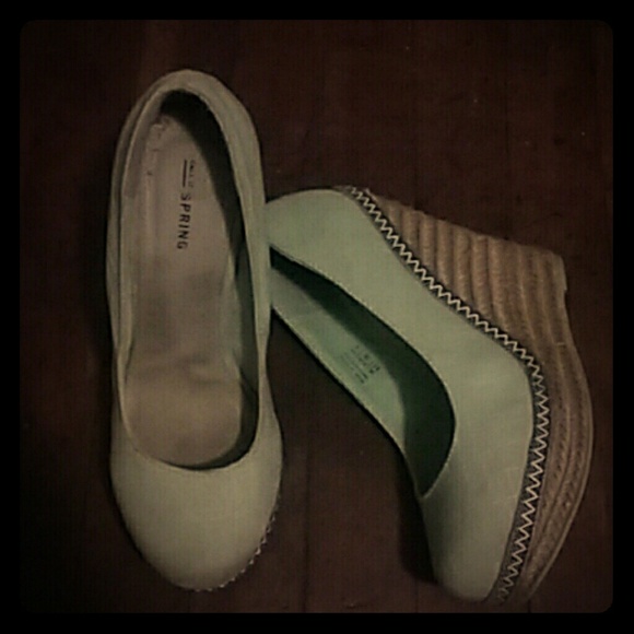 Really light green wedges