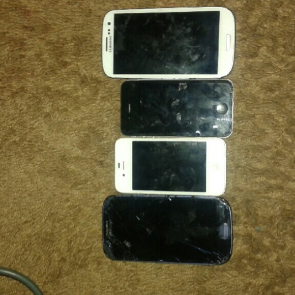 2 iphone 4s and 2 galaxy s3s