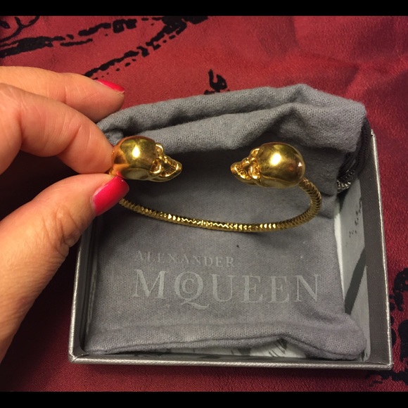Alexander McQueen Jewelry - 💀 Alexander McQueen twin skull bracelet 💀