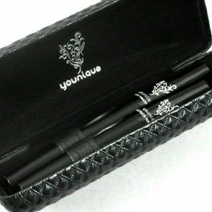 Younique Fiberlash Mascara