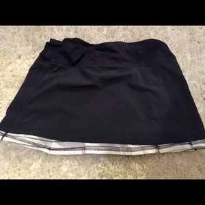 Lululemon running skirt.  EUC!