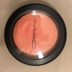 MAC In Extra Dimension blush MAC In Extra Dimension blush