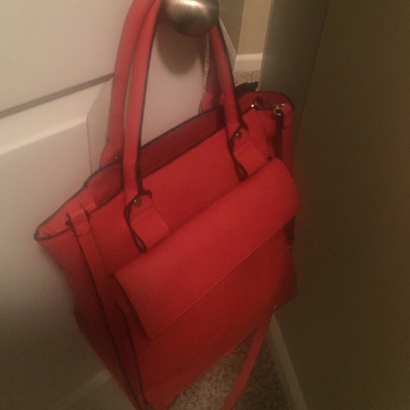 Zara basics red shoulder bag - Picture 1 of 3