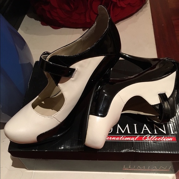 Cream/Black Alondra Patent Leather Shoes - Picture 2 of 4