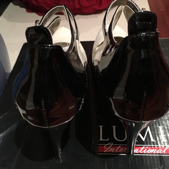 Cream/Black Alondra Patent Leather Shoes - Picture 3 of 4