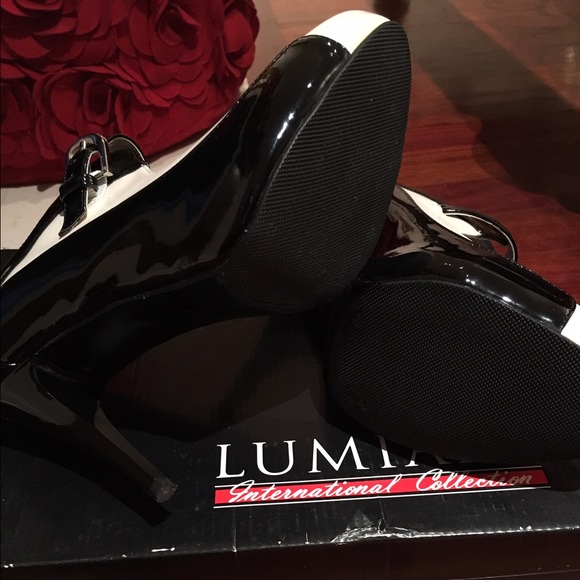 Cream/Black Alondra Patent Leather Shoes - Picture 4 of 4