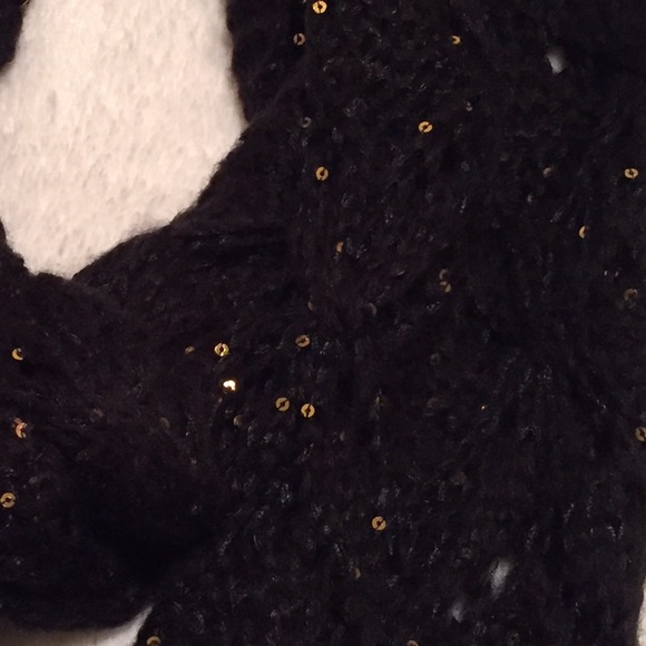 Black infinity scarf - Picture 2 of 2