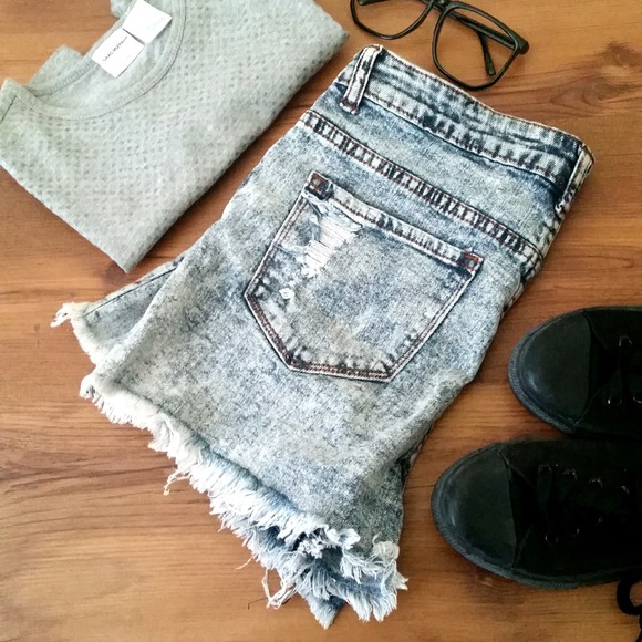 distressed acid wash jean shorts