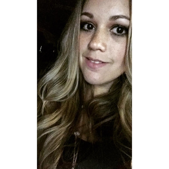 Meet your Posher, Desiree