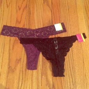 Set of two lace thongs