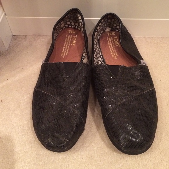 Black sparkly toms