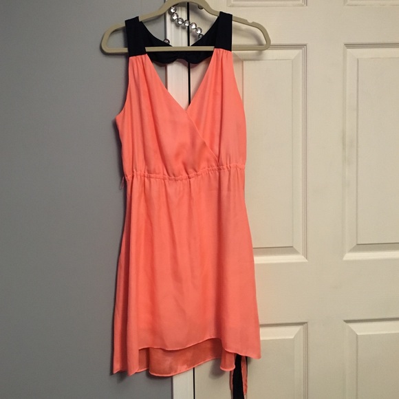 American Eagle Outfitters Dresses & Skirts - Asymmetrical flowy american eagle dress