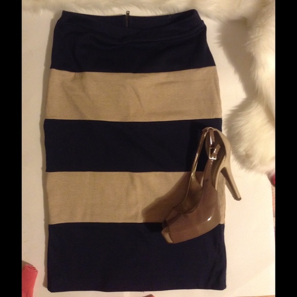 Midi dark blue and cream skirt🎉🎉🎉✨✨✨❤️❤️❤️