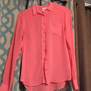 Pink american eagle shirt.