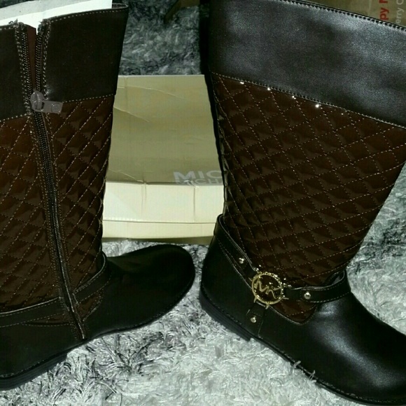 Mk authentic boots - Picture 2 of 3