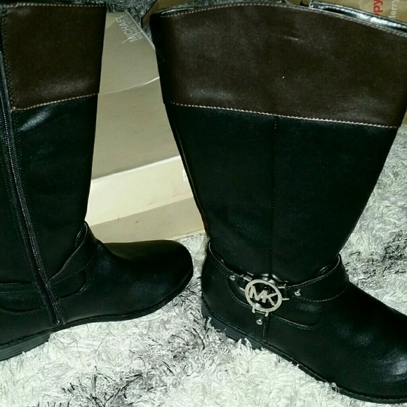 Mk authentic boots - Picture 3 of 3