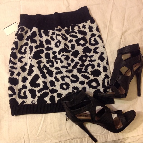 NEW!!! snow leopard skirt