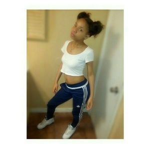 Meet your Posher, Lakia