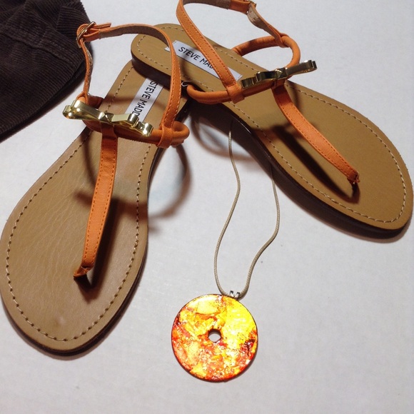 Steve Madden Shoes - NWOB Steve Madden Daisey Orange T-Strap Flip Flops