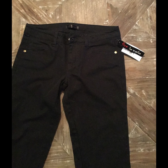 NWT Black Skinny Jean Capris