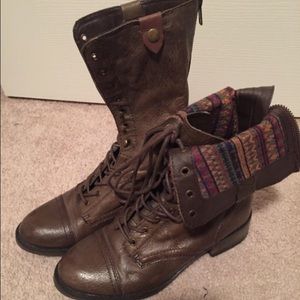 👢 Size 6.5 Steve Madden Combat Boots 👢