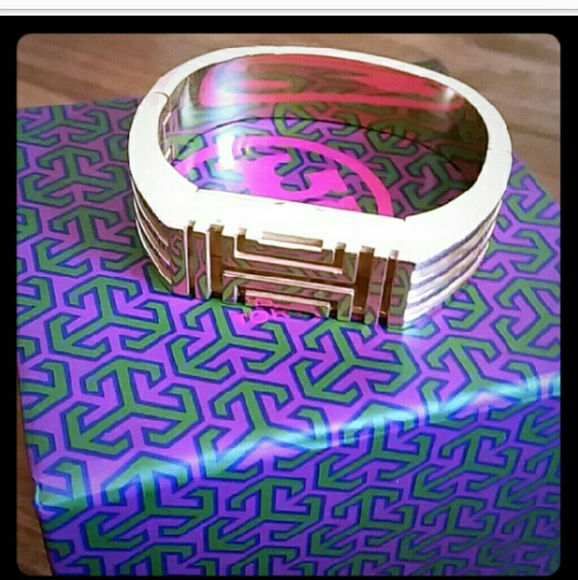 NEW Authentic ****TORY BURCH GOLD FITBIT BRACELET