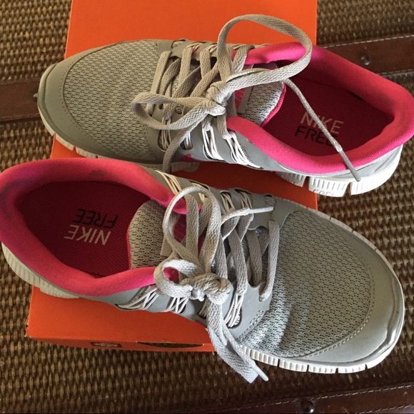 Nike Tennis Shoes