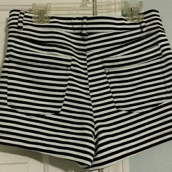 (New) Forever 21 Striped Black and White Shorts - Picture 2 of 4