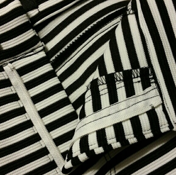 (New) Forever 21 Striped Black and White Shorts - Picture 4 of 4