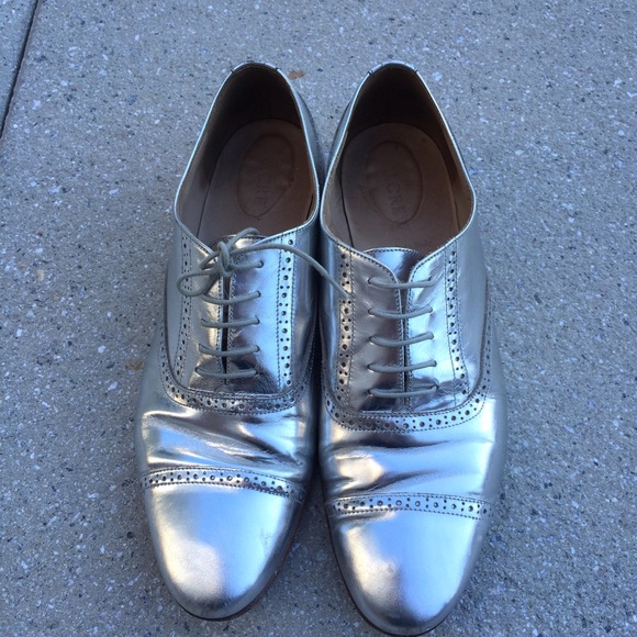 🚫SOLD🚫J. Crew Mirror Silver Oxfords - Picture 2 of 4