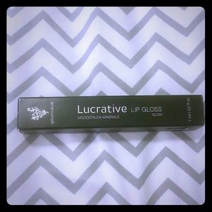 Younique Lucrative lip gloss in loveable