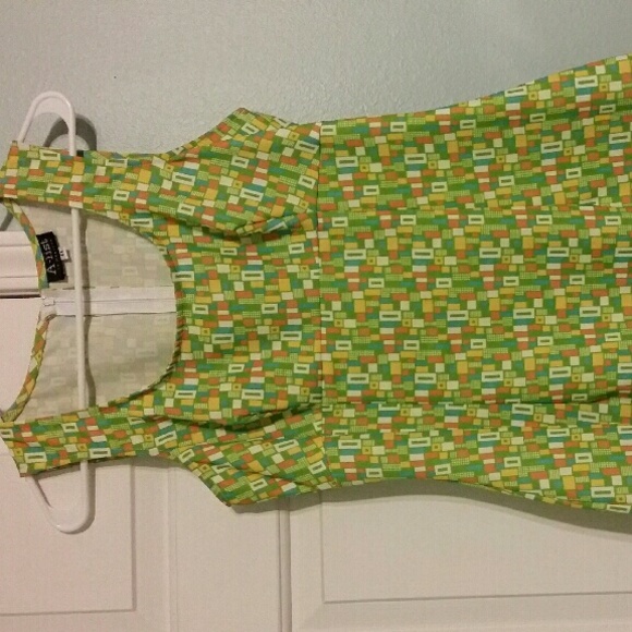 New Geometric Pattern Dress - Picture 2 of 4