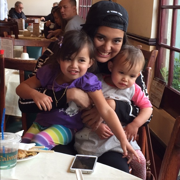 Meet your Posher, Zinnia