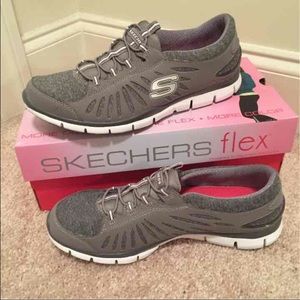 Brand New size 9 Skechers Flex