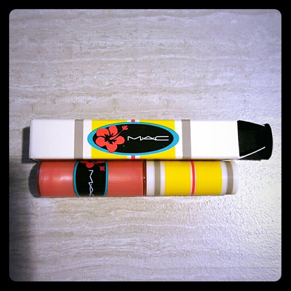 MAC Lipglass Strange Potion