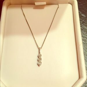 14k white gold three diamond tear drop necklace