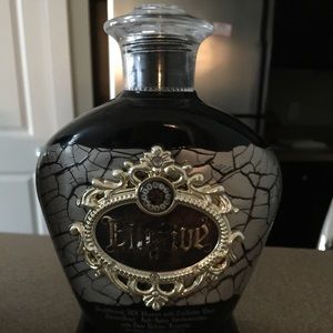 ON HOLD Elusive Tanning Lotion from Sun Tan City😎