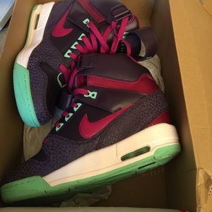 Size 9 Nike High Tops Excellent Condition