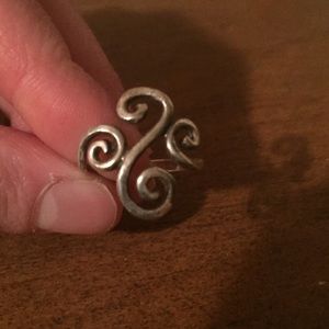 Unique Swirl Ring