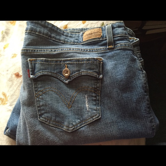 Levis Size 22W