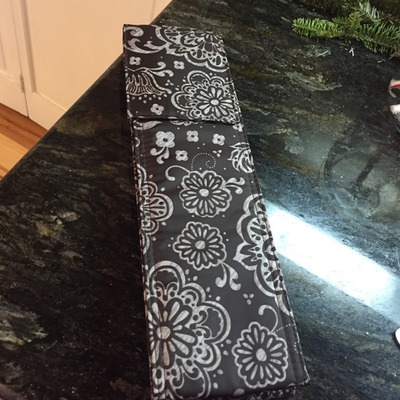 31 wine carrier