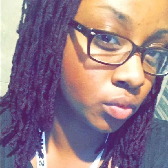 Meet your Posher, Joy