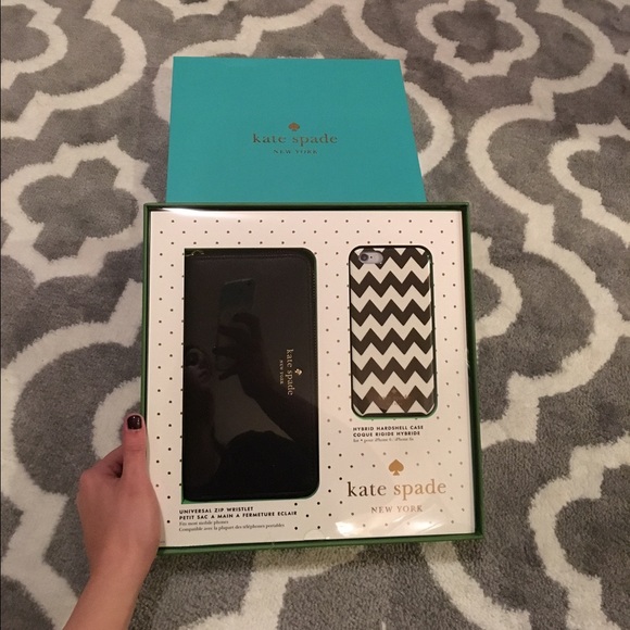 Beautiful Kate Spade Phone Case and Wristlet Duo🌞