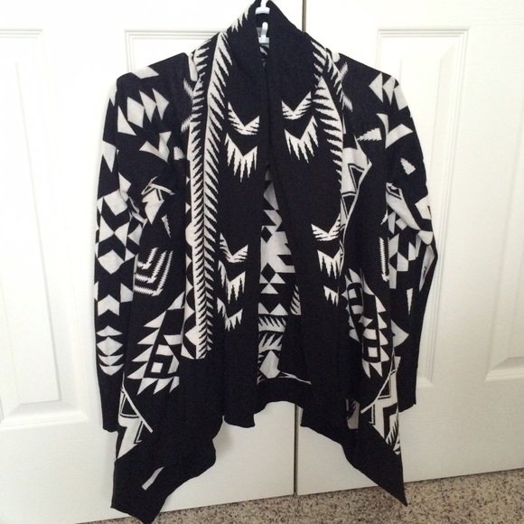 Wendy Bellissimo Sweaters - Wendy Bellissimo Aztec Waterfall Cardigan - Md