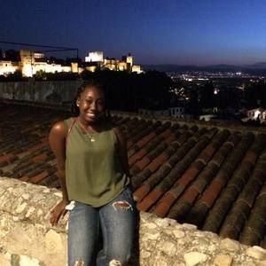 Meet your Posher, Naima