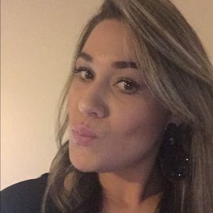 Meet your Posher, Ana