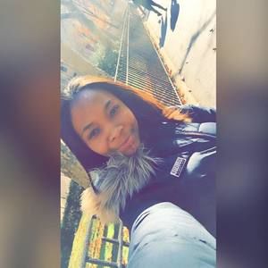 Meet your Posher, Joni