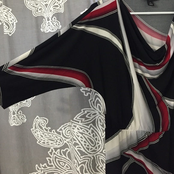 Modern pattern tunic - Picture 2 of 2