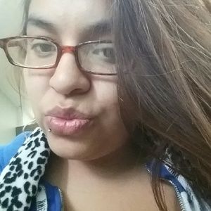 Meet your Posher, Gabriela